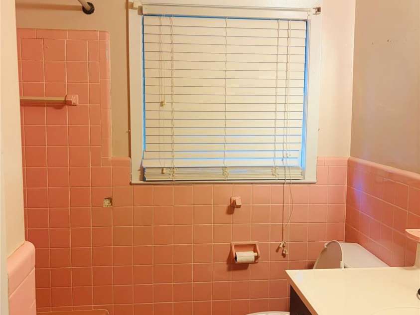 332 Fannie Circle, Charlotte, NC 28205.  MLS# CAR4420419, YatesRealty ID 48543. Bathroom