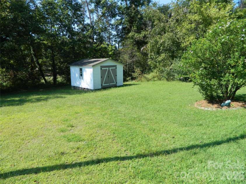 4441 Hickory Nut Ridge Road, Hudson, NC 28638.  MLS# CAR4420319, YatesRealty ID 48545. 