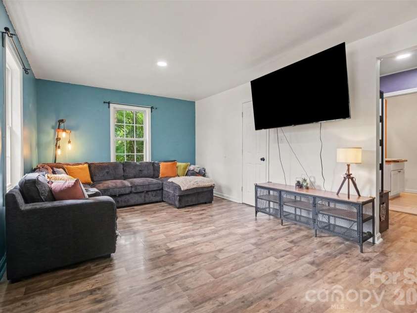 501 Hunter Street, York, SC 29745.  MLS# CAR4420618, YatesRealty ID 48546. 