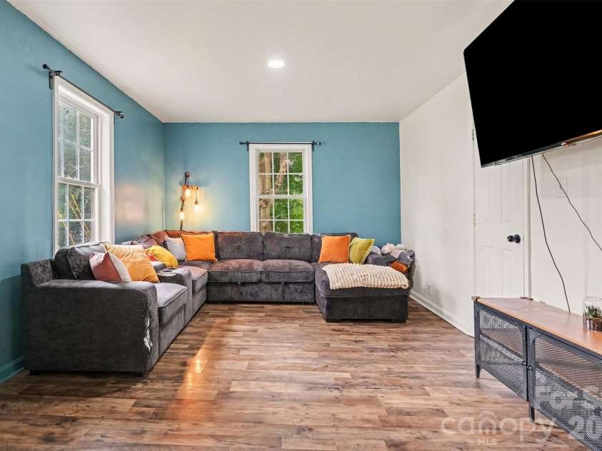 501 Hunter Street, York, SC 29745.  MLS# CAR4420618, YatesRealty ID 48546. 