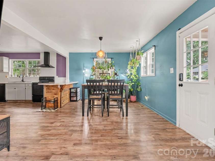 501 Hunter Street, York, SC 29745.  MLS# CAR4420618, YatesRealty ID 48546. 
