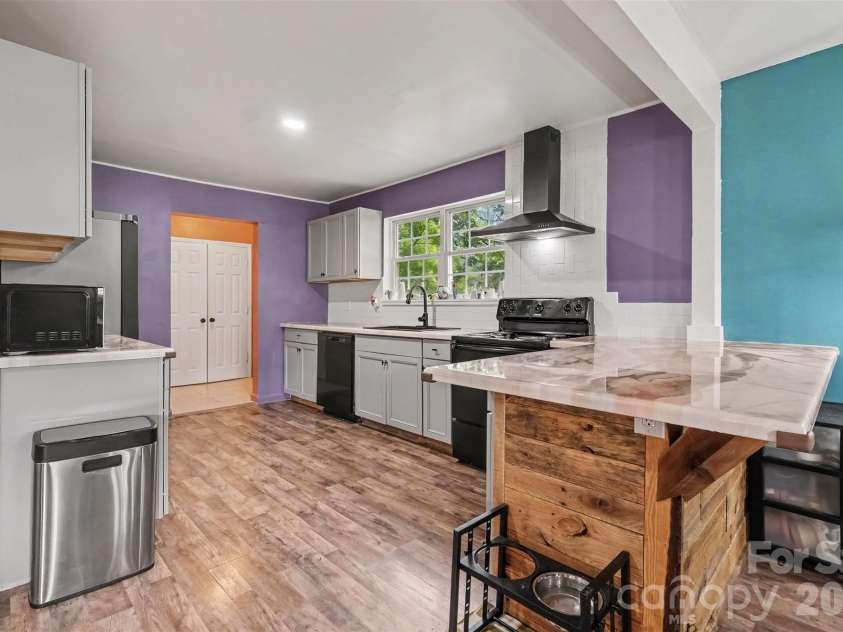 501 Hunter Street, York, SC 29745.  MLS# CAR4420618, YatesRealty ID 48546. 