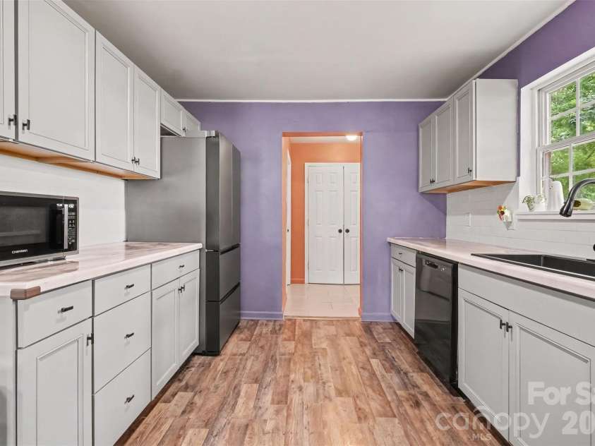 501 Hunter Street, York, SC 29745.  MLS# CAR4420618, YatesRealty ID 48546. 