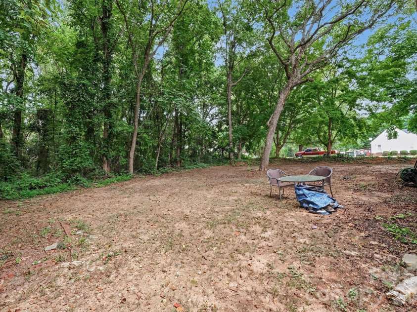 501 Hunter Street, York, SC 29745.  MLS# CAR4420618, YatesRealty ID 48546. 