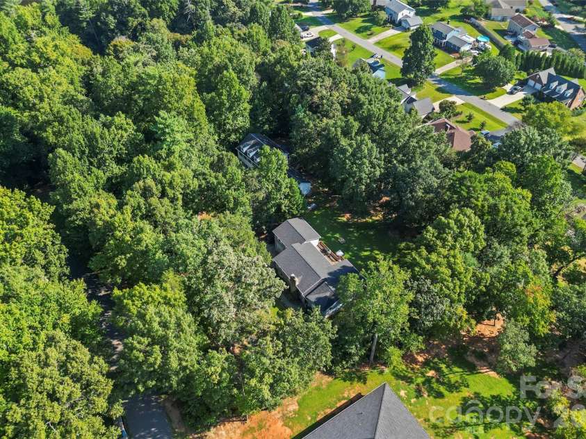 5468 Valley Run Street, Hickory, NC 28601.  MLS# CAR4420015, YatesRealty ID 48549. 
