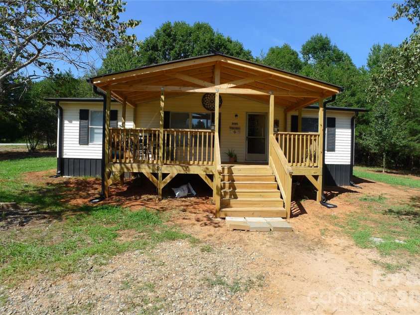 2005 Monico Lane, Yadkinville, NC 27055.  MLS# CAR4421238, YatesRealty ID 48551. 