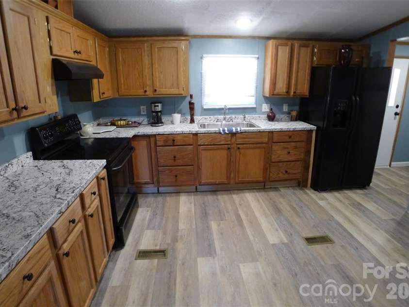2005 Monico Lane, Yadkinville, NC 27055.  MLS# CAR4421238, YatesRealty ID 48551. 