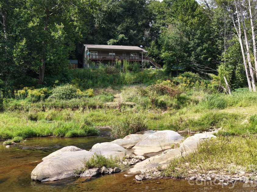 791 Mckinney Road, Burnsville, NC 28714.  MLS# CAR4418571, YatesRealty ID 48556. 