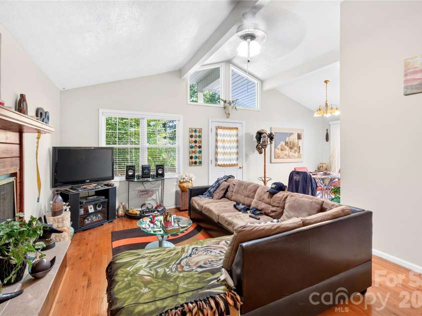 791 Mckinney Road, Burnsville, NC 28714.  MLS# CAR4418571, YatesRealty ID 48556. 
