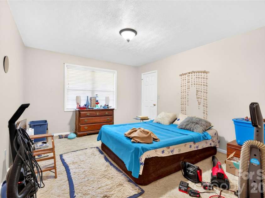 791 Mckinney Road, Burnsville, NC 28714.  MLS# CAR4418571, YatesRealty ID 48556. 