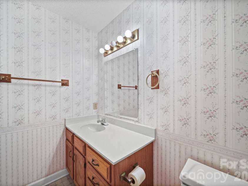 4207 Deerfield Drive, Monroe, NC 28112.  MLS# CAR4421140, YatesRealty ID 48557. 