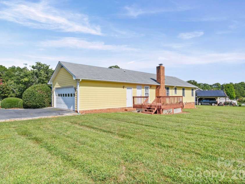 4207 Deerfield Drive, Monroe, NC 28112.  MLS# CAR4421140, YatesRealty ID 48557. 