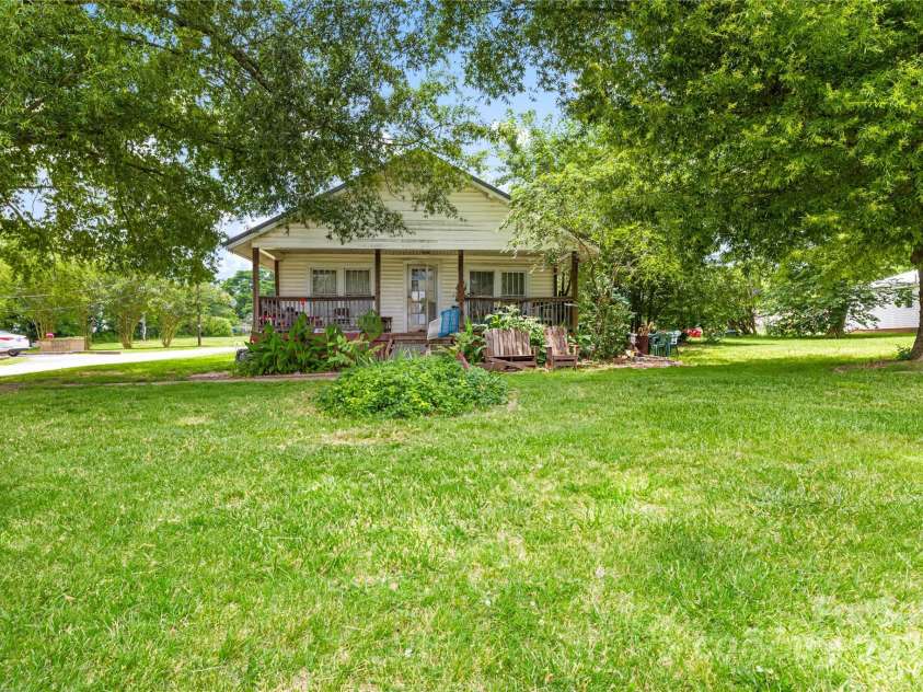 116 & 118 Webb Road, Shelby, NC 28152.  MLS# CAR4224629, YatesRealty ID 4856. 
