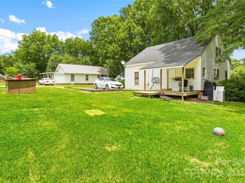 116 & 118 Webb Road, Shelby, NC 28152.  MLS# CAR4224629, YatesRealty ID 4856. 