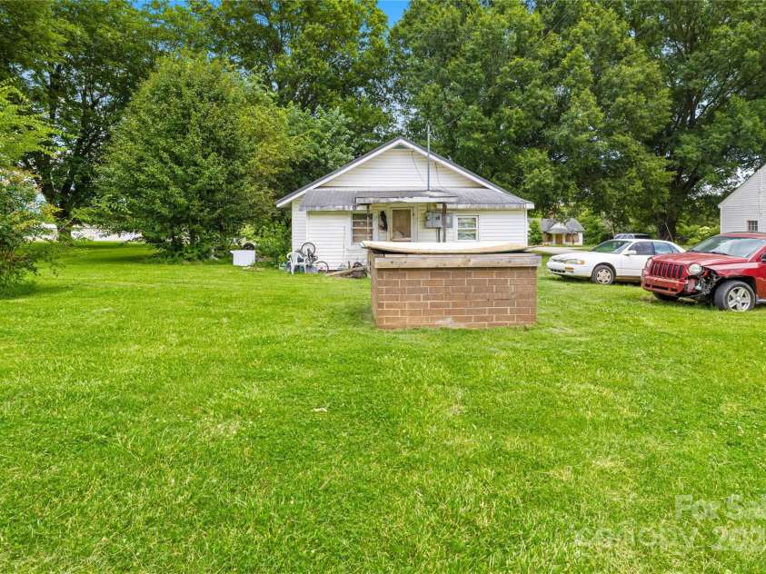 116 & 118 Webb Road, Shelby, NC 28152.  MLS# CAR4224629, YatesRealty ID 4856. 