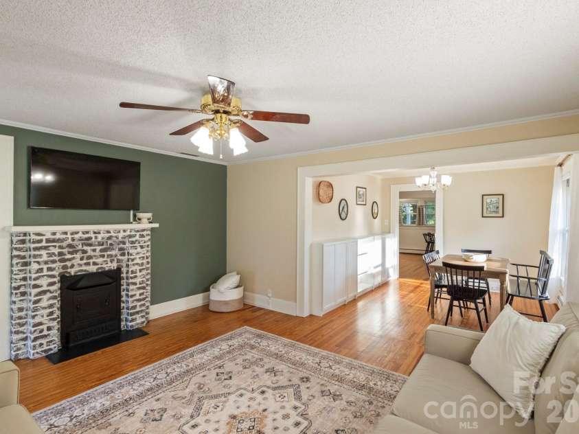 1810 Central Drive, Kannapolis, NC 28083.  MLS# CAR4421078, YatesRealty ID 48561. 