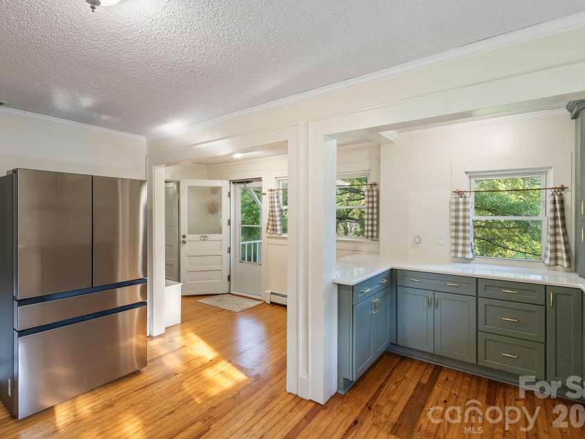 1810 Central Drive, Kannapolis, NC 28083.  MLS# CAR4421078, YatesRealty ID 48561. 