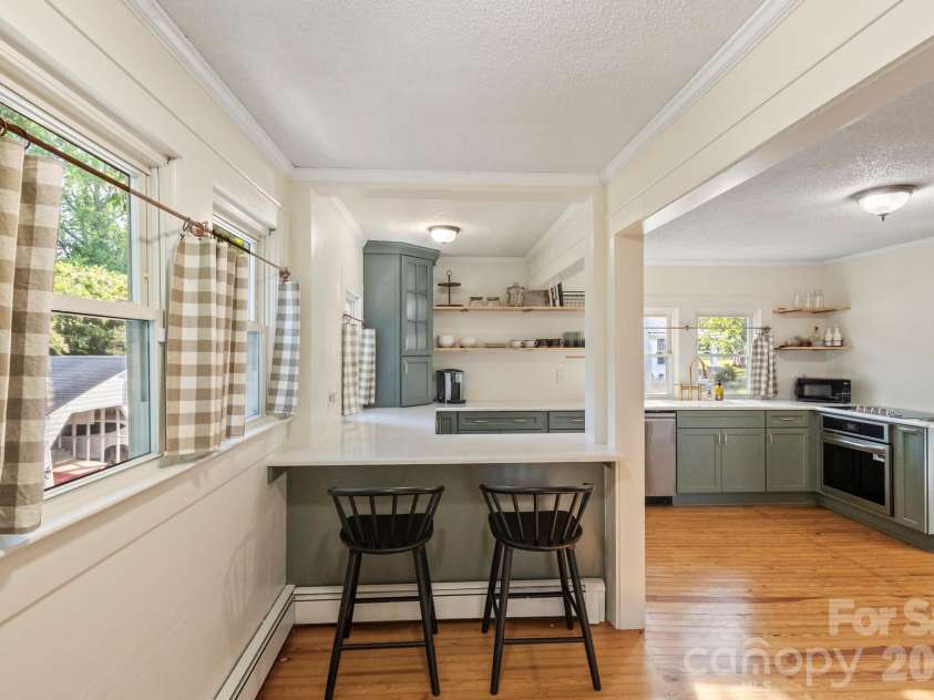 1810 Central Drive, Kannapolis, NC 28083.  MLS# CAR4421078, YatesRealty ID 48561. 