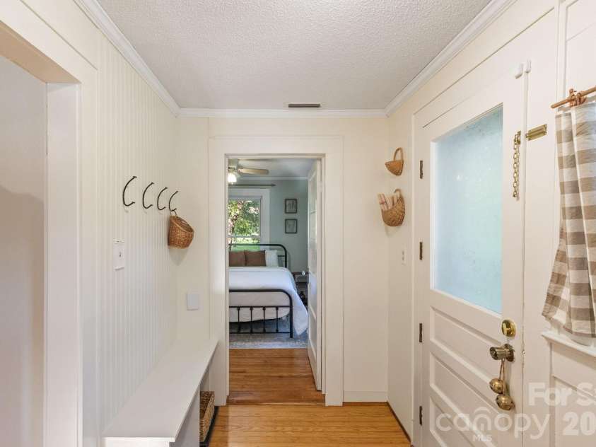 1810 Central Drive, Kannapolis, NC 28083.  MLS# CAR4421078, YatesRealty ID 48561. 