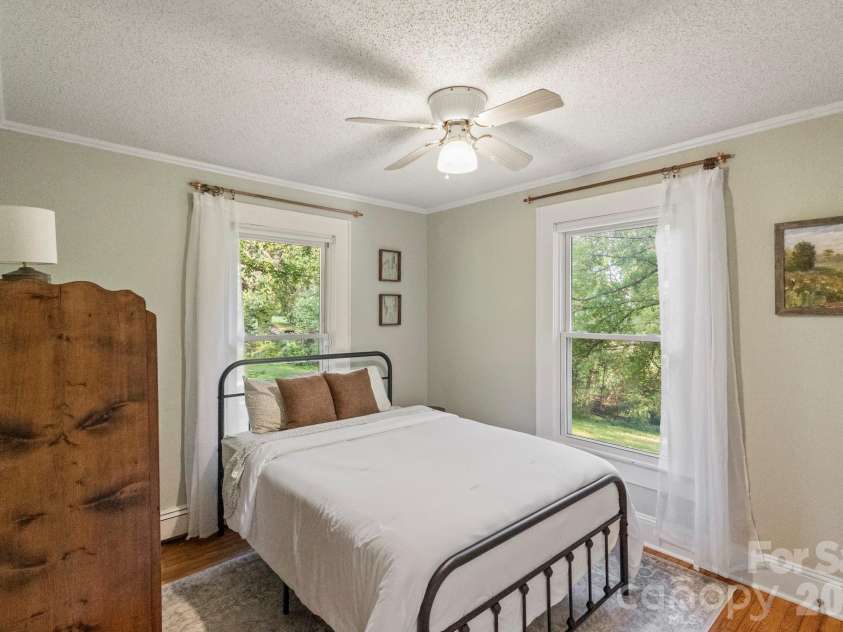 1810 Central Drive, Kannapolis, NC 28083.  MLS# CAR4421078, YatesRealty ID 48561. 