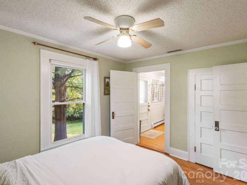 1810 Central Drive, Kannapolis, NC 28083.  MLS# CAR4421078, YatesRealty ID 48561. 