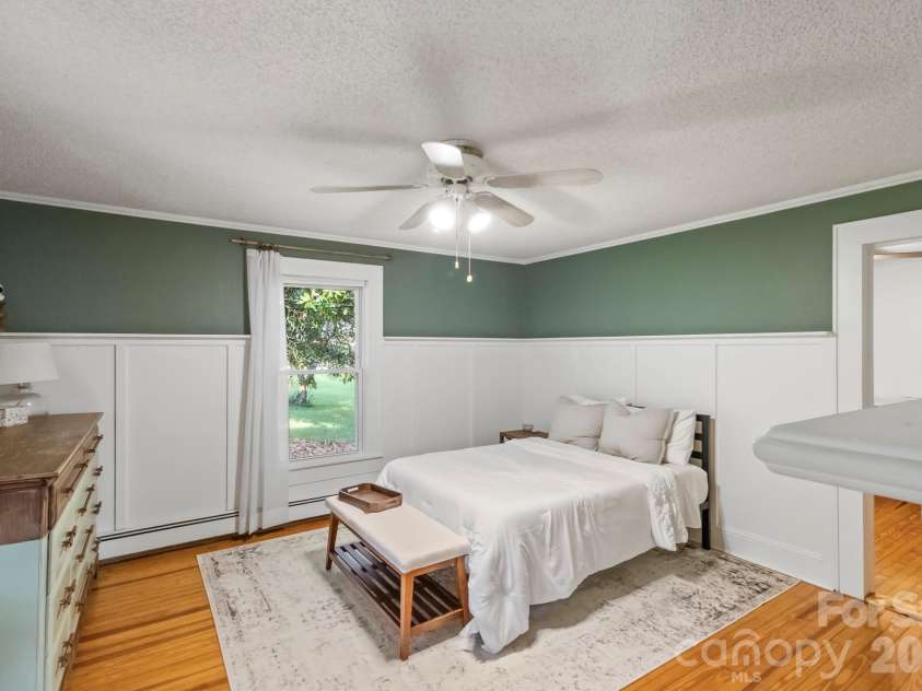 1810 Central Drive, Kannapolis, NC 28083.  MLS# CAR4421078, YatesRealty ID 48561. 