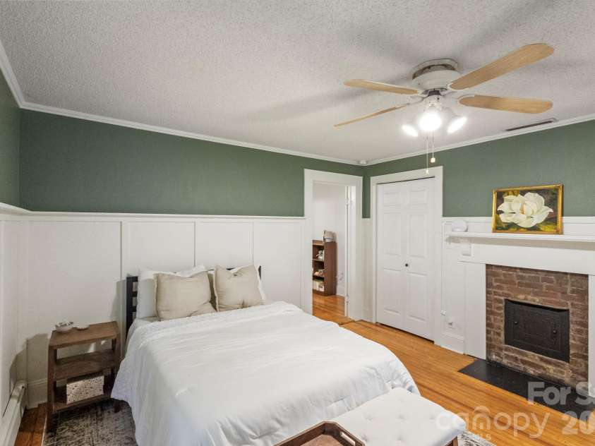1810 Central Drive, Kannapolis, NC 28083.  MLS# CAR4421078, YatesRealty ID 48561. 