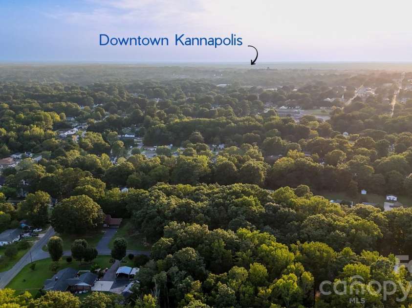1810 Central Drive, Kannapolis, NC 28083.  MLS# CAR4421078, YatesRealty ID 48561. 