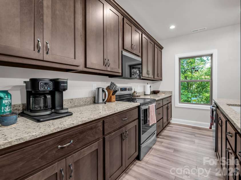 365 Utsonati Lane, Brevard, NC 28712.  MLS# CAR4421033, YatesRealty ID 48562. 