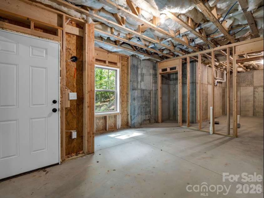 365 Utsonati Lane, Brevard, NC 28712.  MLS# CAR4421033, YatesRealty ID 48562. 