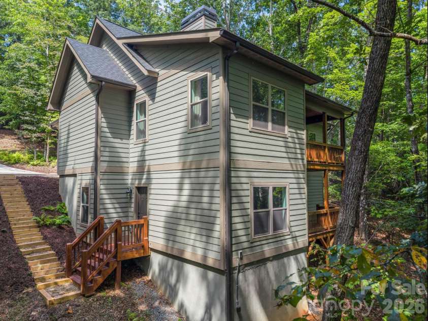 365 Utsonati Lane, Brevard, NC 28712.  MLS# CAR4421033, YatesRealty ID 48562. 