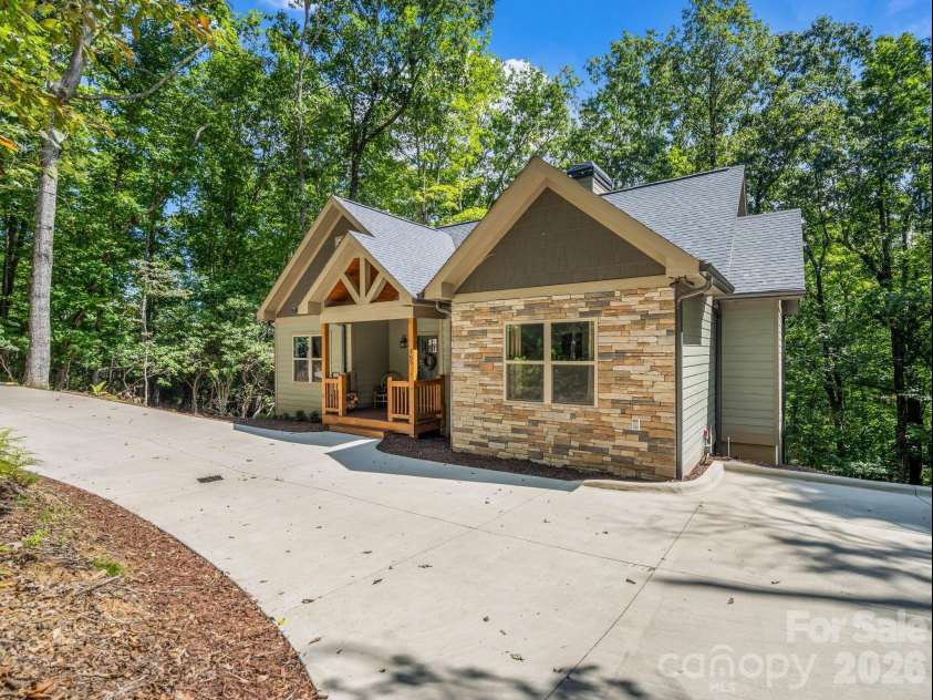 365 Utsonati Lane, Brevard, NC 28712.  MLS# CAR4421033, YatesRealty ID 48562. 