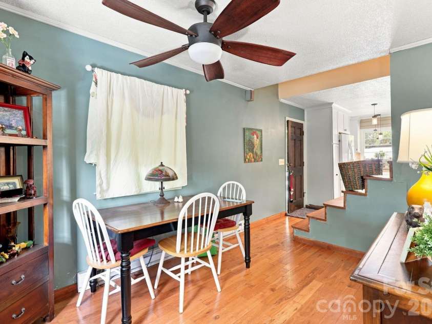 922 Goose Hollow Road, Newland, NC 28657.  MLS# CAR4421263, YatesRealty ID 48564. 