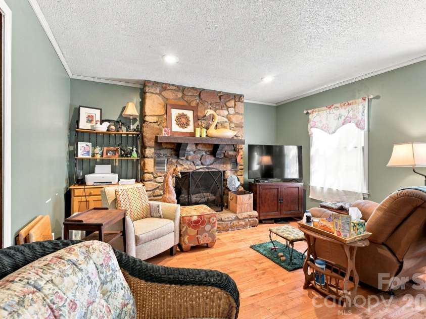 922 Goose Hollow Road, Newland, NC 28657.  MLS# CAR4421263, YatesRealty ID 48564. 