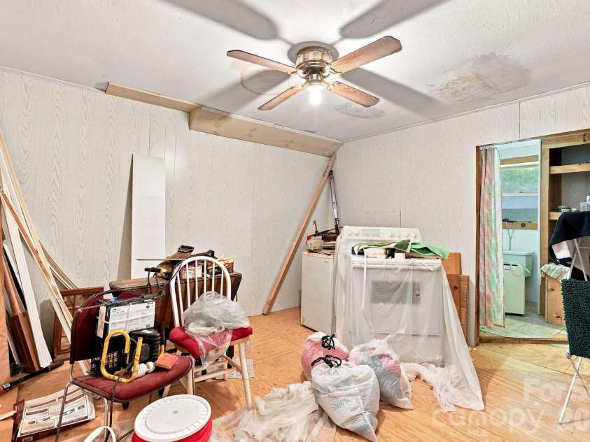 922 Goose Hollow Road, Newland, NC 28657.  MLS# CAR4421263, YatesRealty ID 48564. 