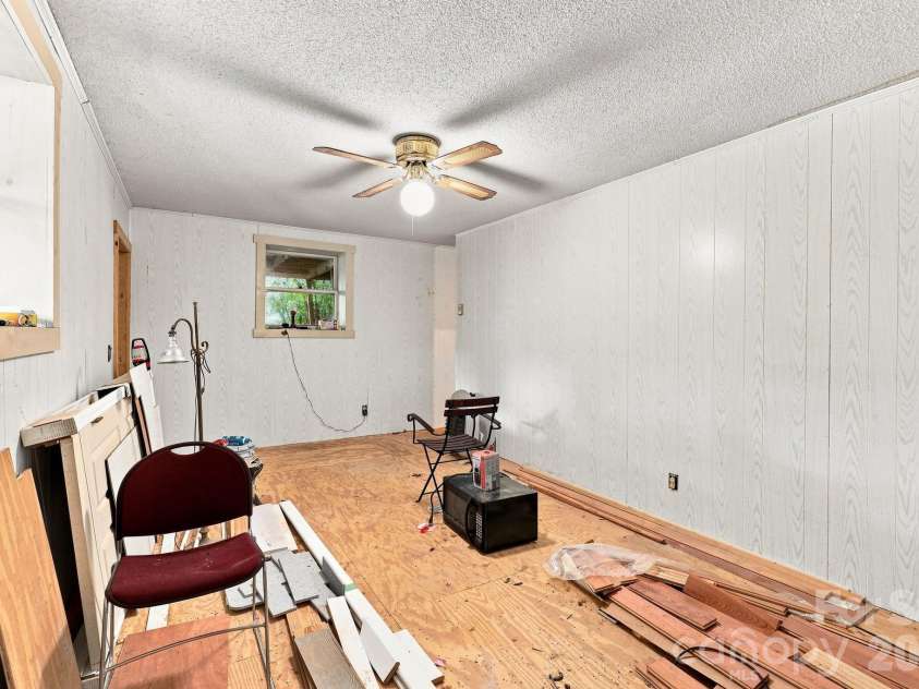 922 Goose Hollow Road, Newland, NC 28657.  MLS# CAR4421263, YatesRealty ID 48564. 
