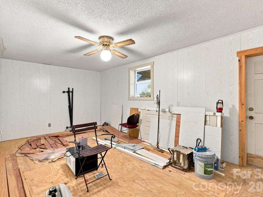 922 Goose Hollow Road, Newland, NC 28657.  MLS# CAR4421263, YatesRealty ID 48564. 