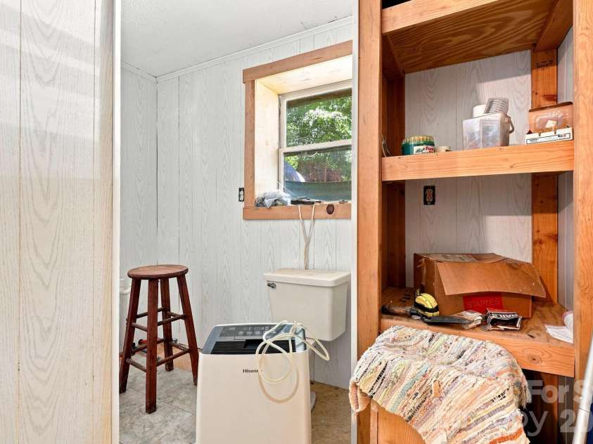 922 Goose Hollow Road, Newland, NC 28657.  MLS# CAR4421263, YatesRealty ID 48564. 