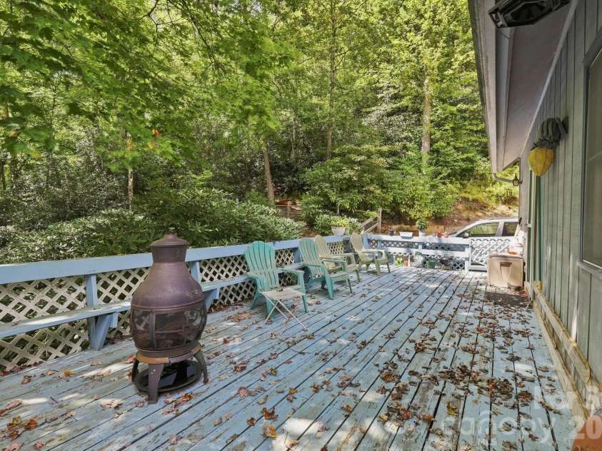 922 Goose Hollow Road, Newland, NC 28657.  MLS# CAR4421263, YatesRealty ID 48564. 