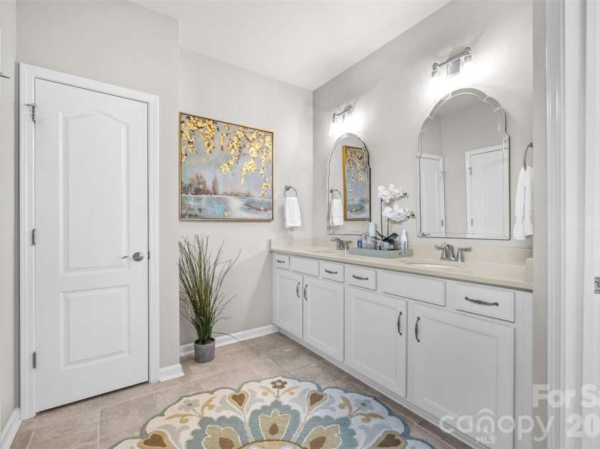 738 Peach Valley Lane, Fort Mill, SC 29715.  MLS# CAR4420430, YatesRealty ID 48565. Primary Bath with Double Vanity