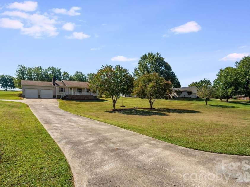 3020 Vernell Lane, Shelby, NC 28150.  MLS# CAR4420785, YatesRealty ID 48566. 