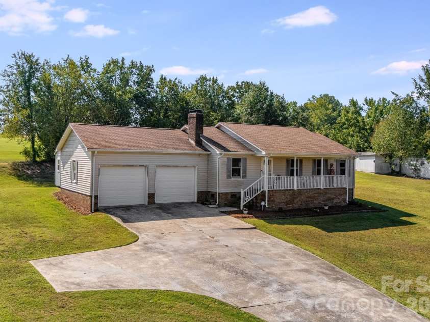 3020 Vernell Lane, Shelby, NC 28150.  MLS# CAR4420785, YatesRealty ID 48566. 