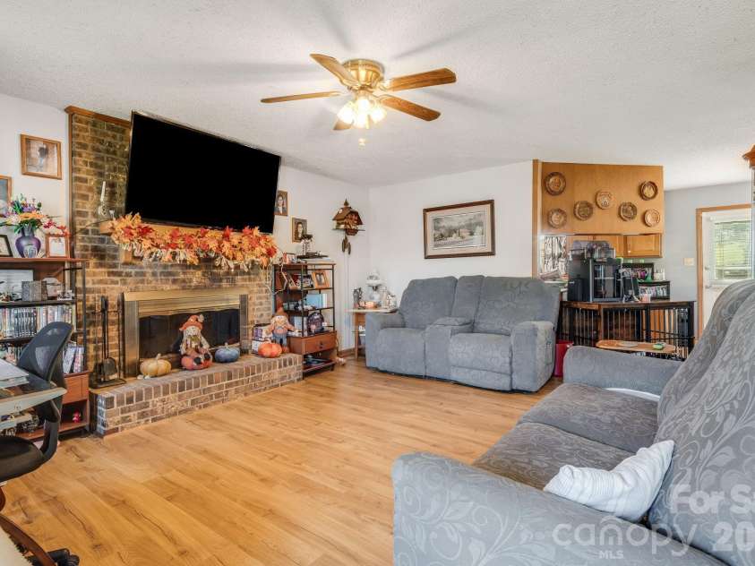 3020 Vernell Lane, Shelby, NC 28150.  MLS# CAR4420785, YatesRealty ID 48566. 