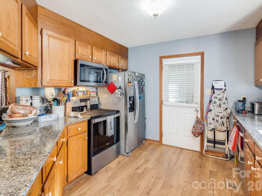 3020 Vernell Lane, Shelby, NC 28150.  MLS# CAR4420785, YatesRealty ID 48566. 