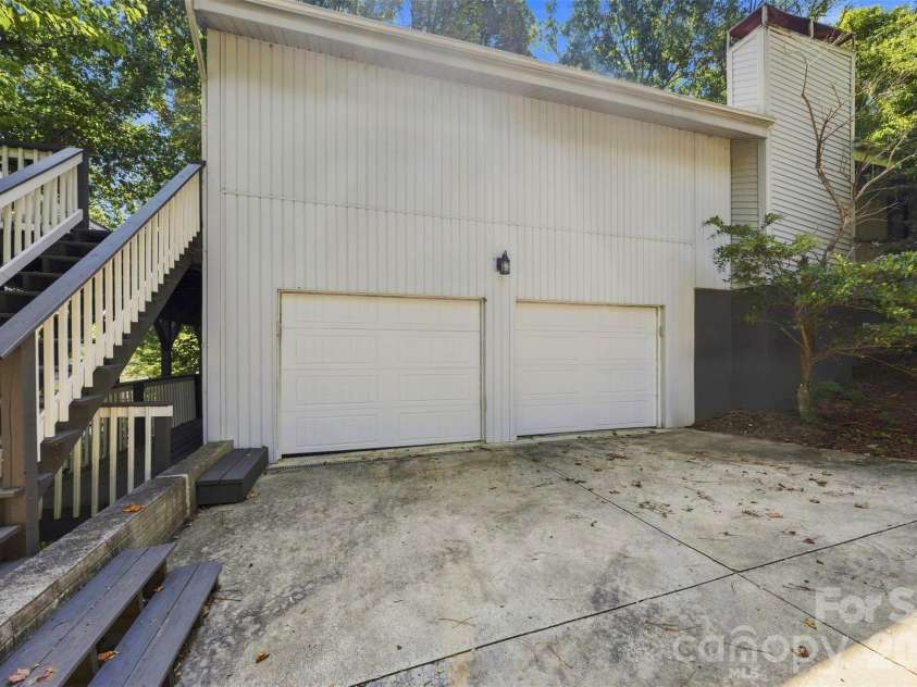 3015 Point Clear Drive, Tega Cay, SC 29708.  MLS# CAR4421189, YatesRealty ID 48568. 