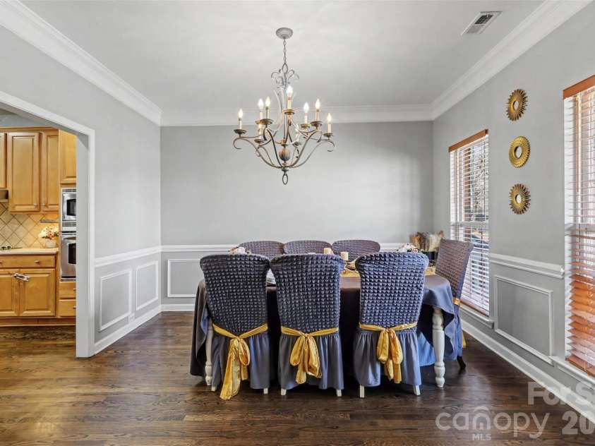 1432 Bedlington Drive, Charlotte, NC 28269.  MLS# CAR4345874, YatesRealty ID 4857. 