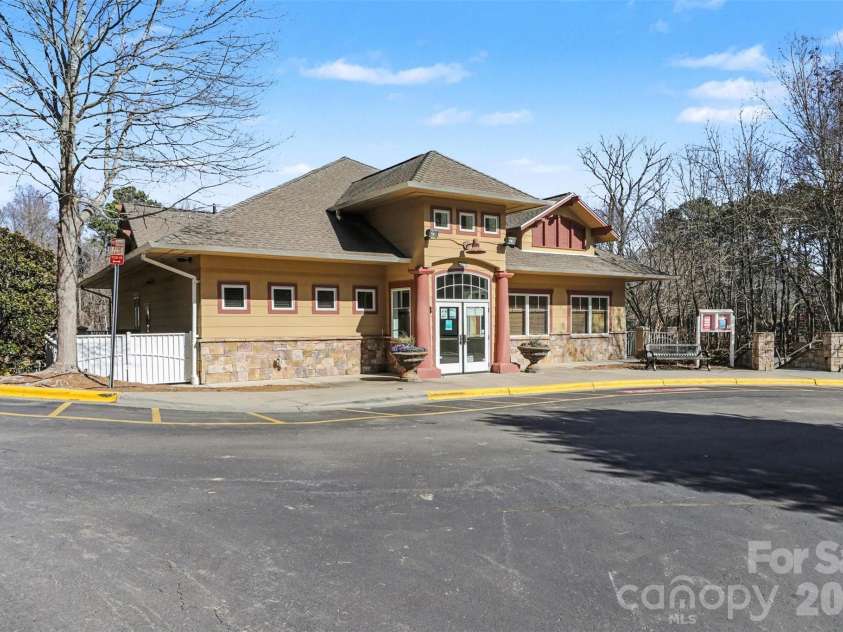 1432 Bedlington Drive, Charlotte, NC 28269.  MLS# CAR4345874, YatesRealty ID 4857. 