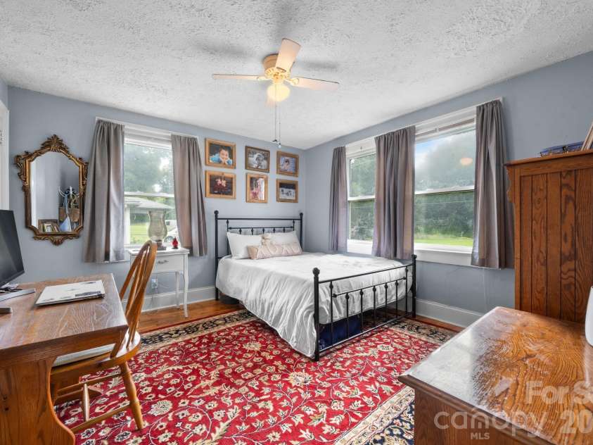 45 26th Avenue, Hickory, NC 28601.  MLS# CAR4419021, YatesRealty ID 48570. 