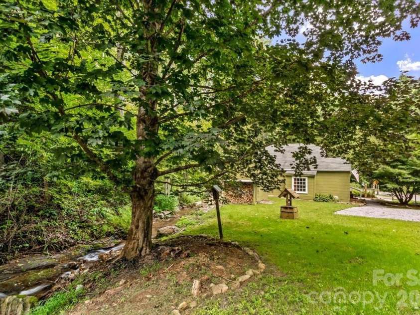 92 Silas Branch Road, Burnsville, NC 28714.  MLS# CAR4419913, YatesRealty ID 48576. 