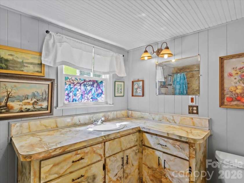 92 Silas Branch Road, Burnsville, NC 28714.  MLS# CAR4419913, YatesRealty ID 48576. 